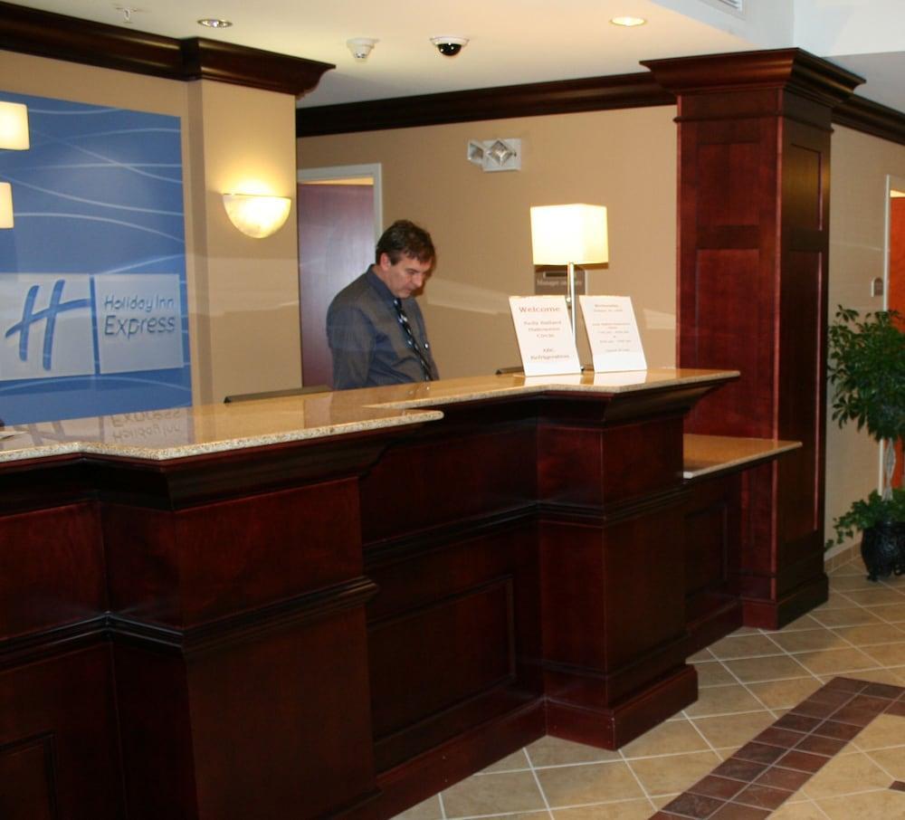 Holiday Inn Express & Suites Albany Airport Area - Latham By Ihg Bagian luar foto