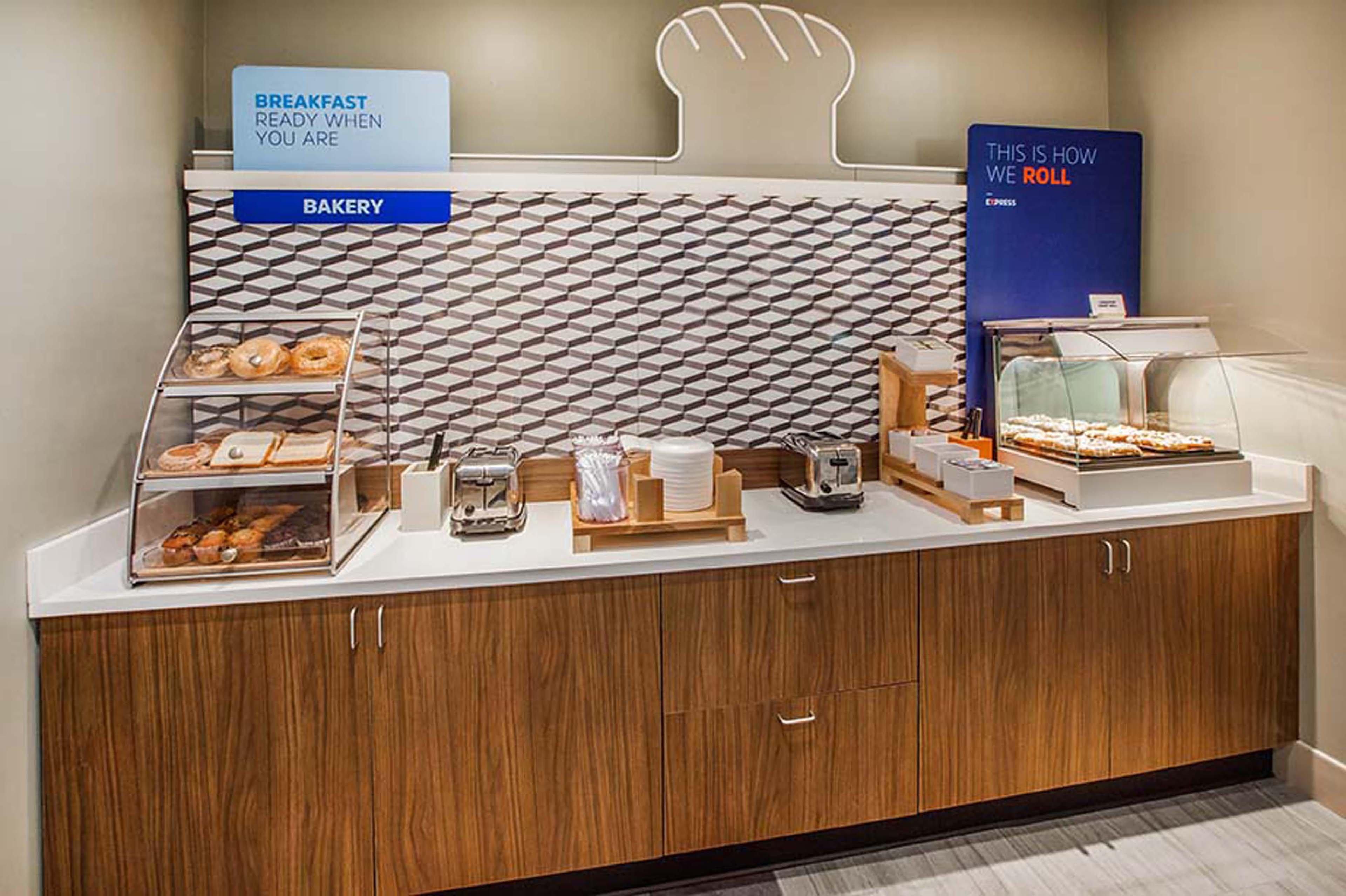 Holiday Inn Express & Suites Albany Airport Area - Latham By Ihg Bagian luar foto