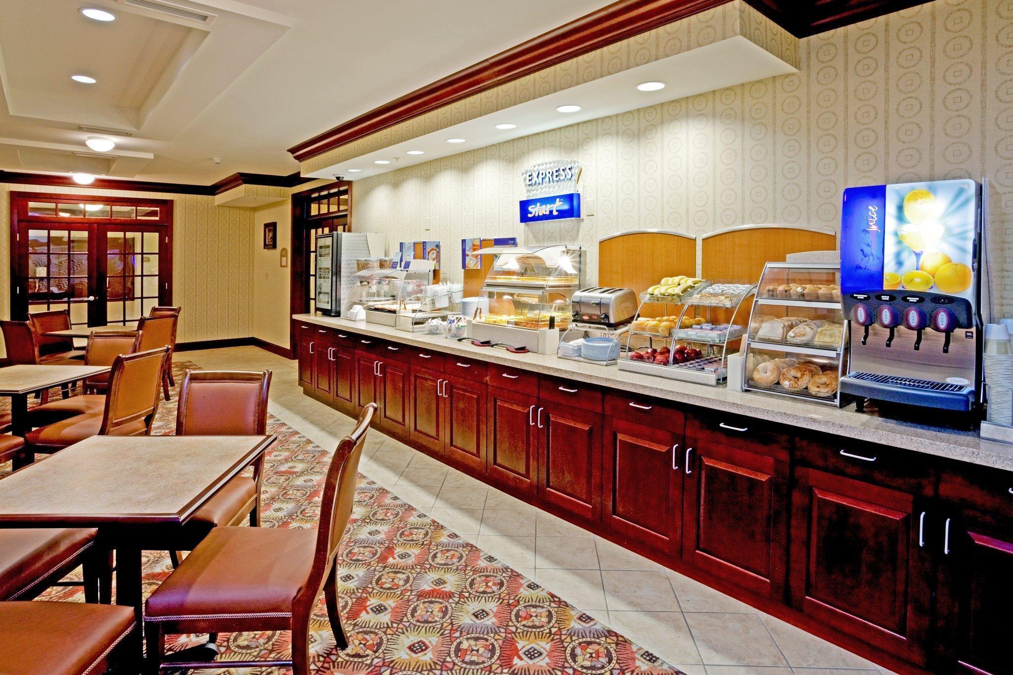 Holiday Inn Express & Suites Albany Airport Area - Latham By Ihg Bagian luar foto