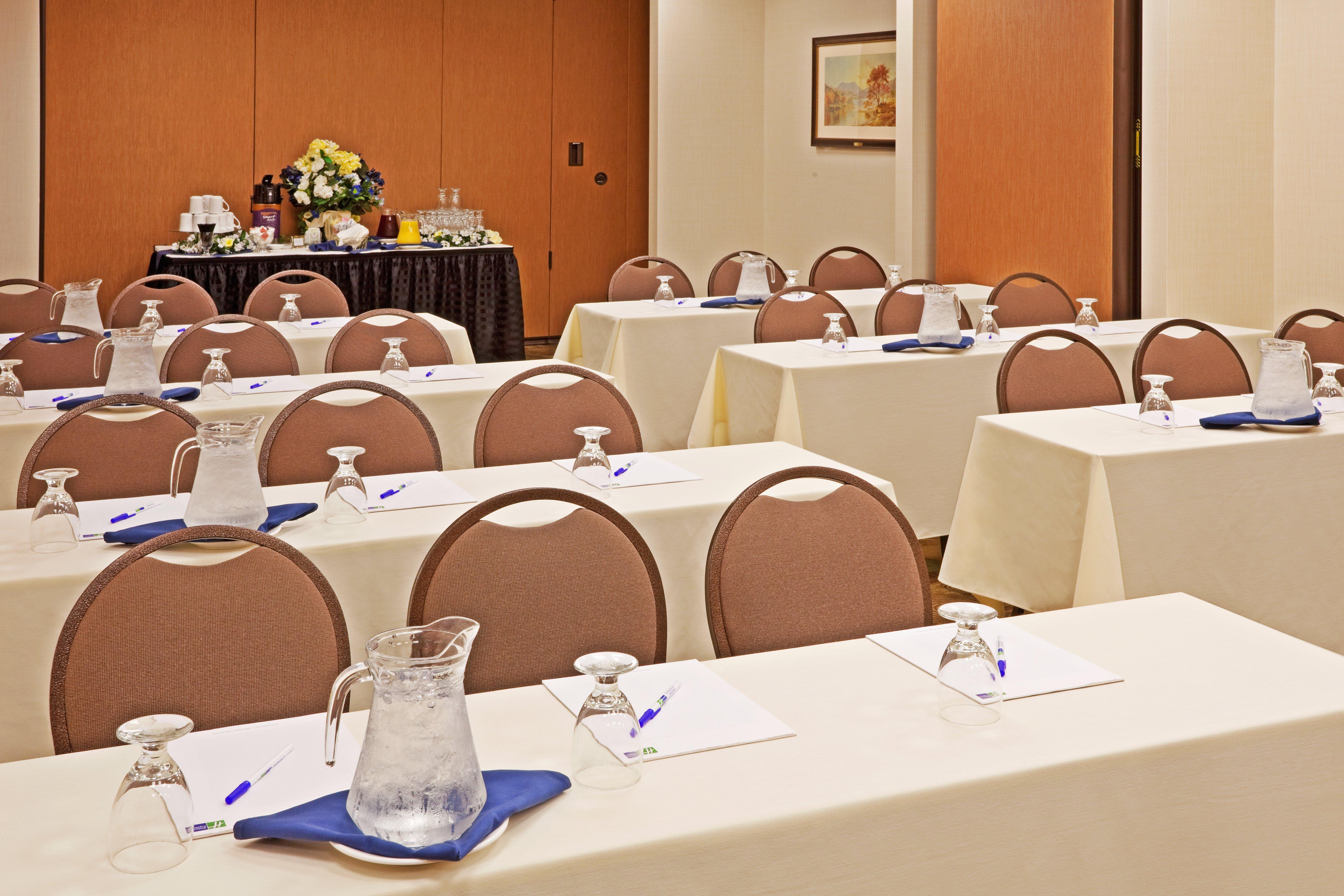 Holiday Inn Express & Suites Albany Airport Area - Latham By Ihg Bagian luar foto