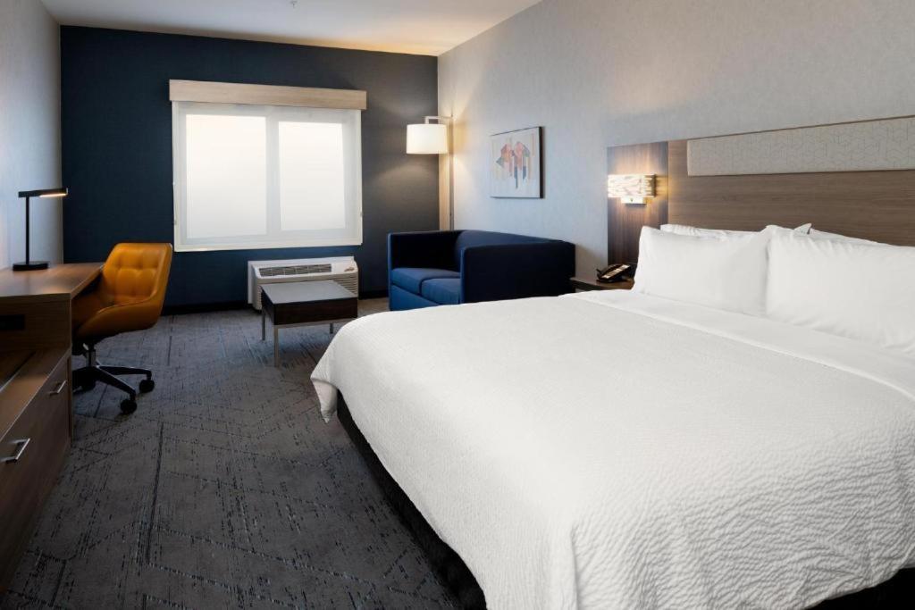 Holiday Inn Express & Suites Albany Airport Area - Latham By Ihg Bagian luar foto