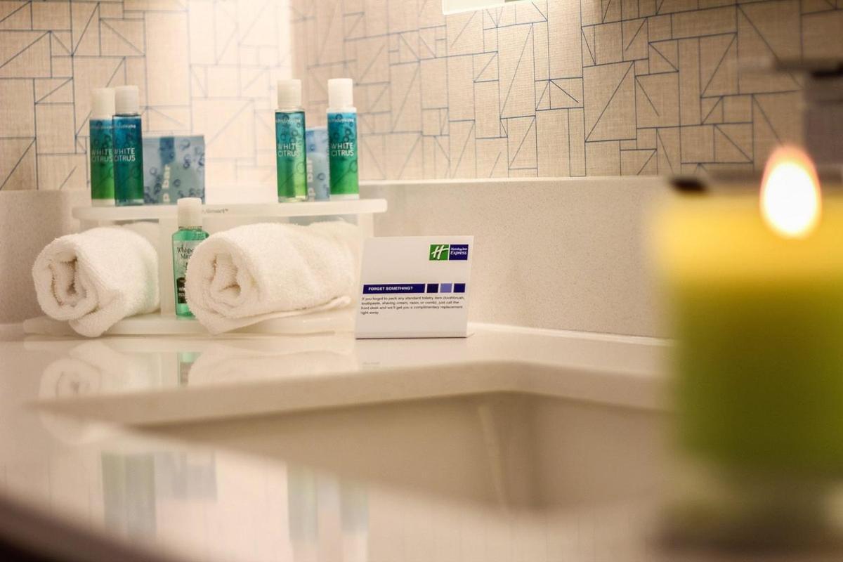 Holiday Inn Express & Suites Albany Airport Area - Latham By Ihg Bagian luar foto