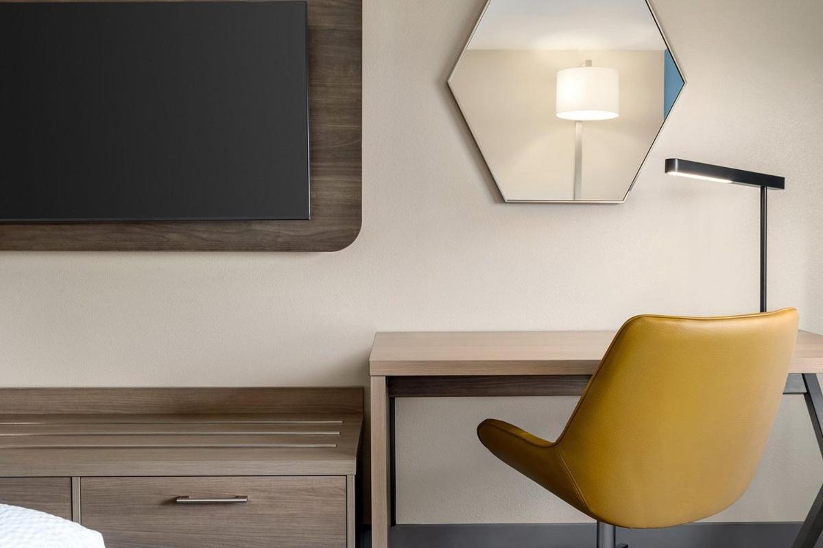 Holiday Inn Express & Suites Albany Airport Area - Latham By Ihg Bagian luar foto