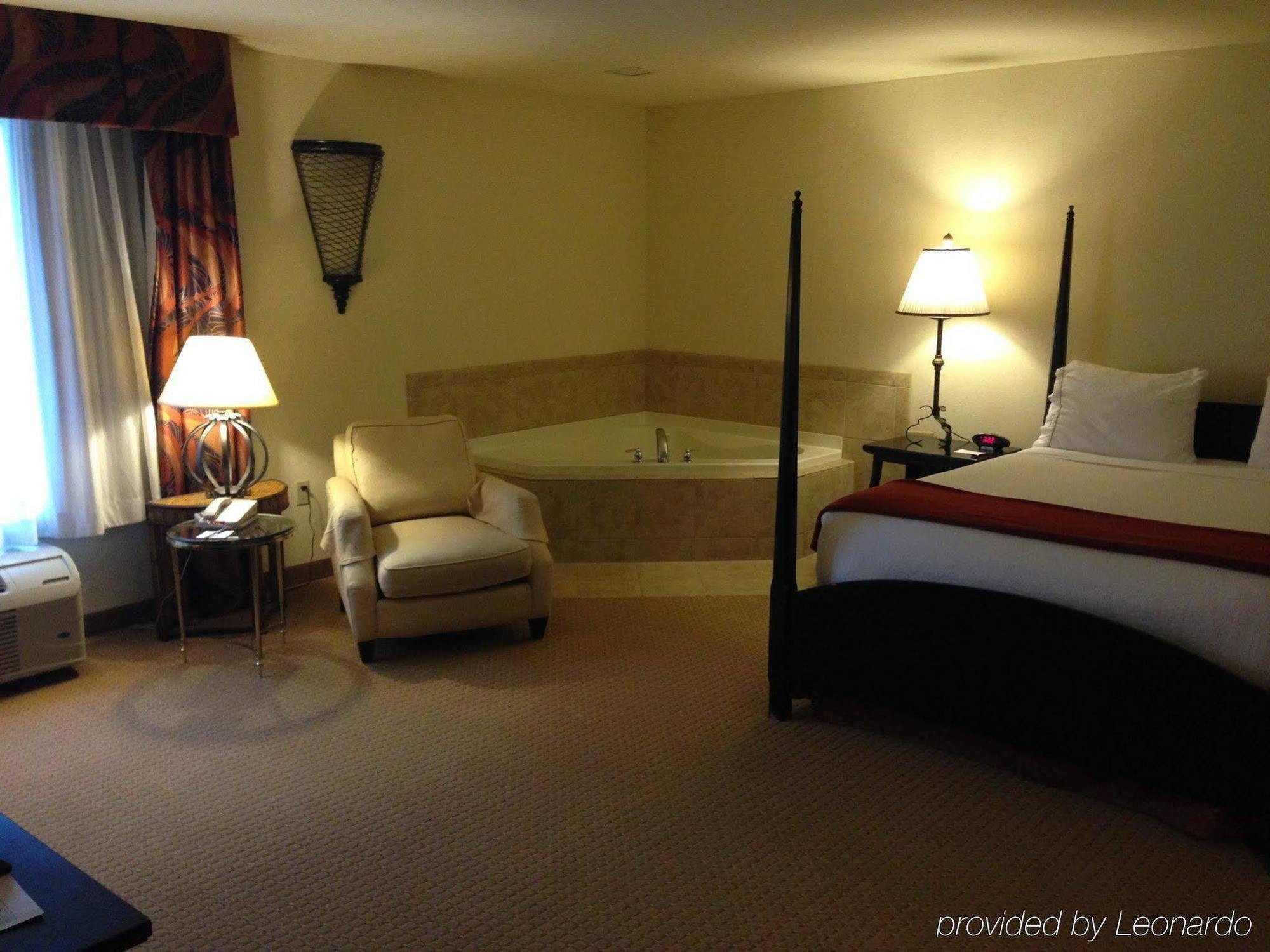 Holiday Inn Express & Suites Albany Airport Area - Latham By Ihg Bagian luar foto